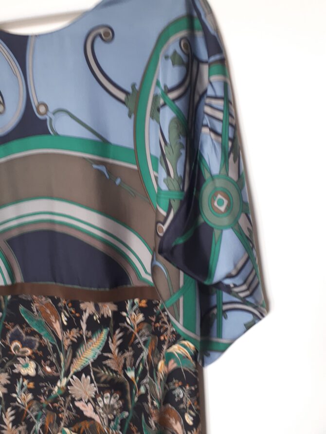 Robe Hermès d'après le foulard Washington Carriage. – Image 10