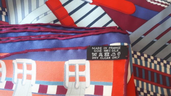 Carré Hermès Sangles en zigzag par Virginie Jamin 2017 Etat neuf, livrée dans sa boîte – Image 7