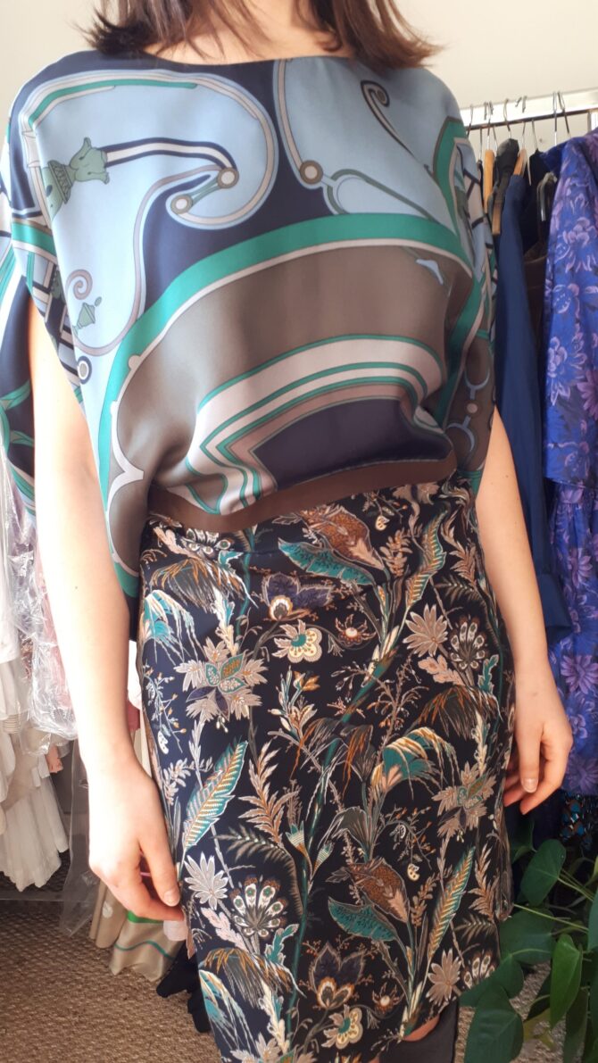 Robe Hermès d'après le foulard Washington Carriage. – Image 3