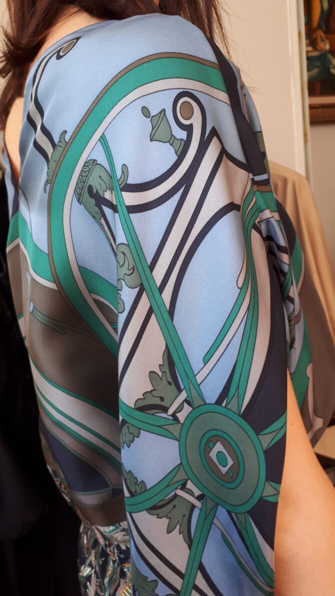 Robe Hermès d'après le foulard Washington Carriage. – Image 4