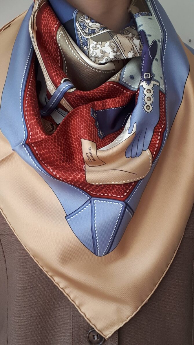 Carré Hermès Tout cuir par Cathy Latham 2002 – Image 2