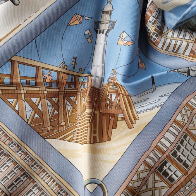 Charme des plages normandes carré Hermès par Loic Dubigeon 1999 à l'état neuf , livré dans sa boîte – Image 8