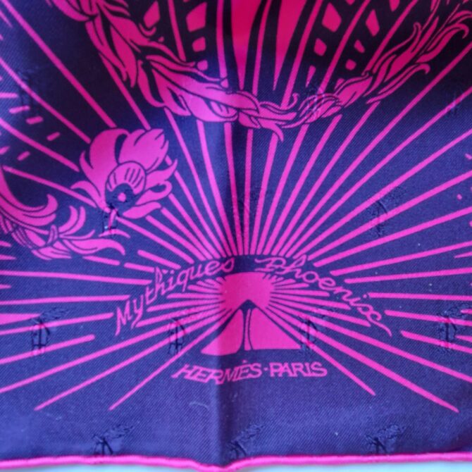 Carré Hermès en soie Mythiques Phoenix Tatoo par Laurence Bourthoumieux – Image 4