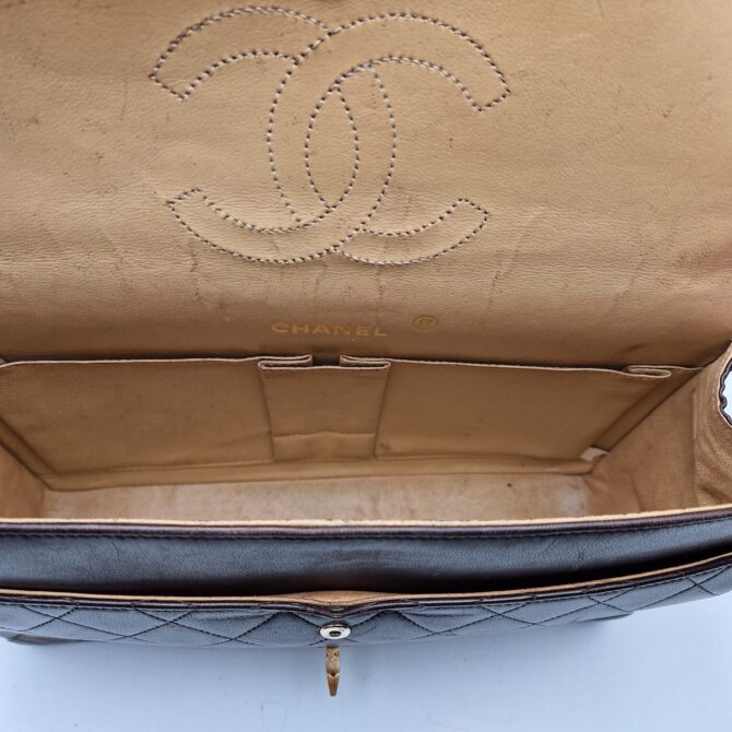 Sac Chanel Timeless en cuir matelassé – Image 15