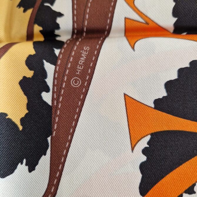 Carré Hermès Monsieur et Madame par Bali Barett et Robert Dallet – Image 3