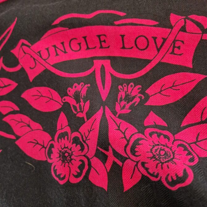 Châle Hermès Cachemire & soie Jungle love par Robert Dallet – Image 8
