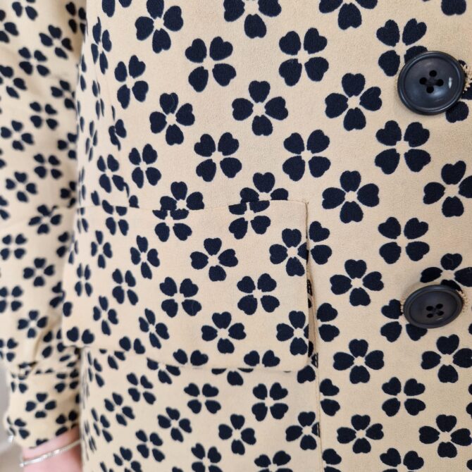 Tailleur Yves Saint Laurent rive gauche en soie années 70 – Image 3