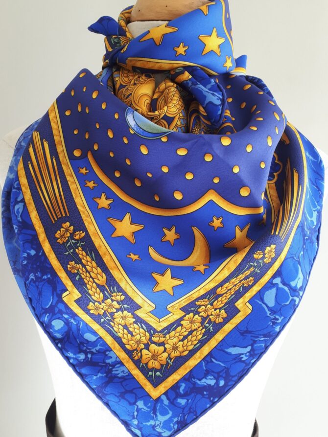 Carré Hermès Carpe Diem,  foulard en soie par Joachim Metz 1984 Livré dans sa boîte. – Image 6
