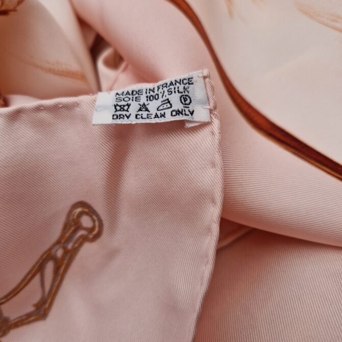 Carré Hermès soie Les lévriers par Xavier de Poret – Image 6