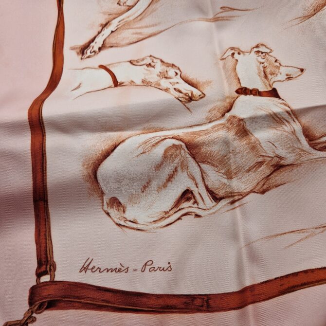 Carré Hermès soie Les lévriers par Xavier de Poret – Image 2