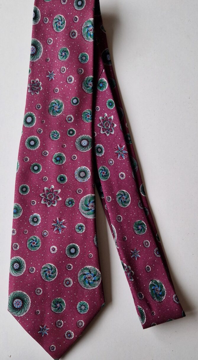 Rare cravate Hermès motifs feux d'artifice – Image 3