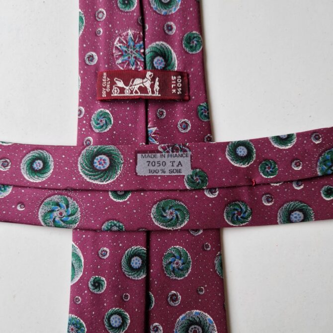 Rare cravate Hermès motifs feux d'artifice – Image 6