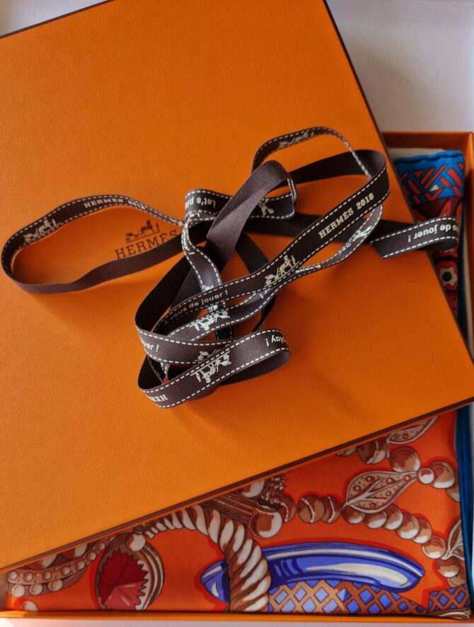 Zénobie, reine de Palmyre, Carré  Hermès par Annie Faivre – Image 2
