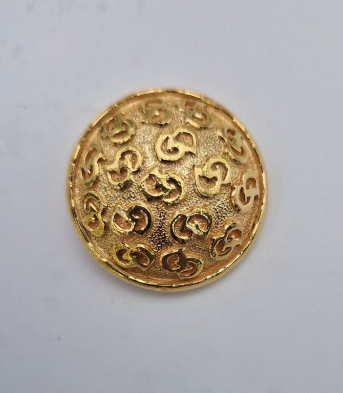 Boucles  d'oreilles Christian Dior ornées des initiales CD – Image 2