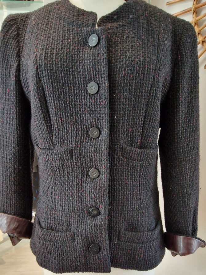 Veste courte Chanel années 90 – Image 3
