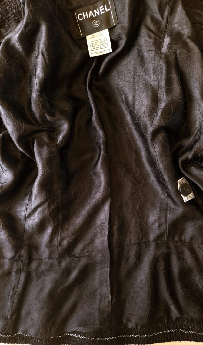 Veste courte Chanel années 90 – Image 9