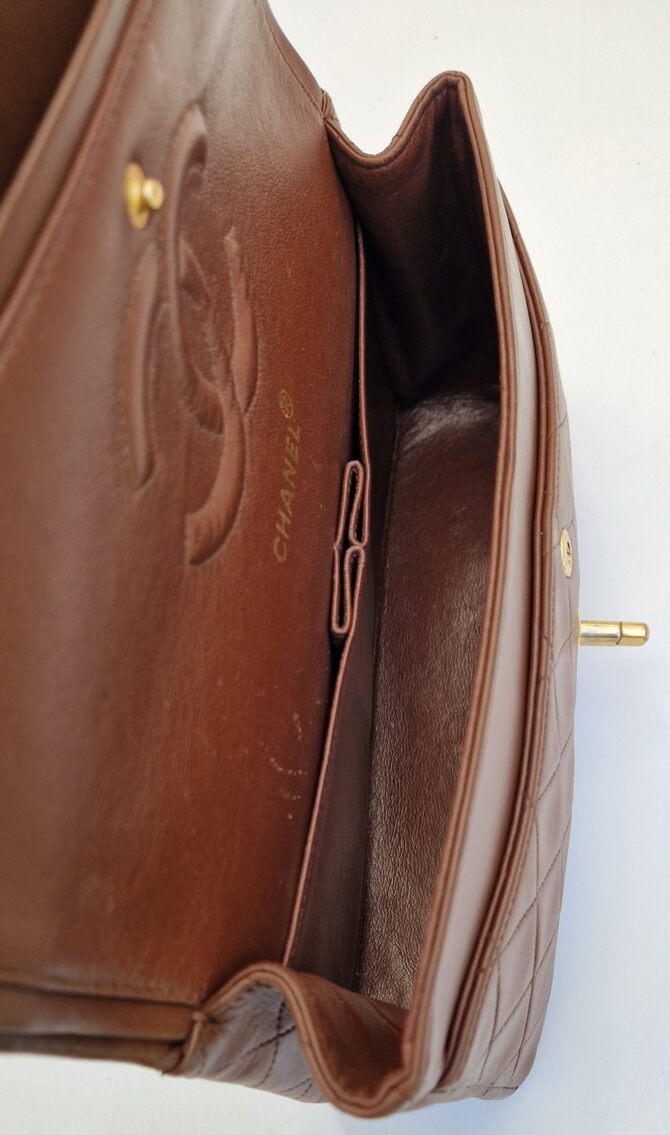 Sac Chanel Timeless Vintage en cuir matelassé – Image 8