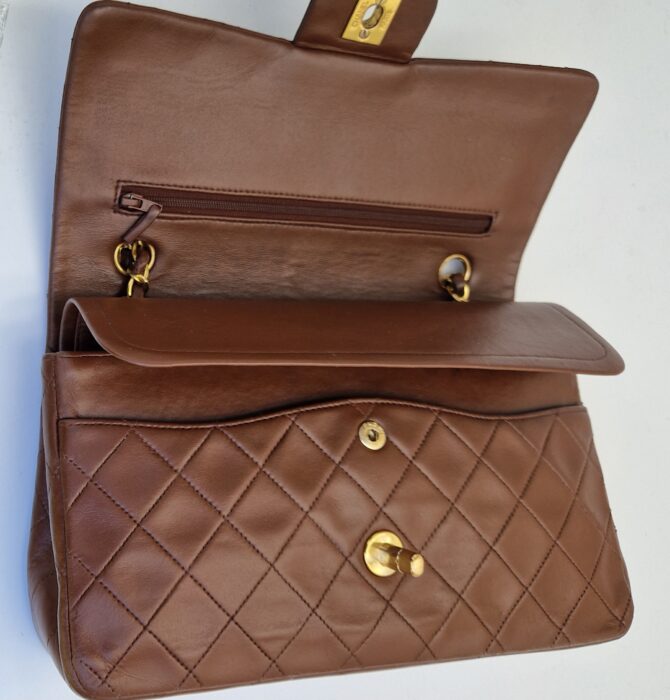 Sac Chanel Timeless Vintage en cuir matelassé – Image 3
