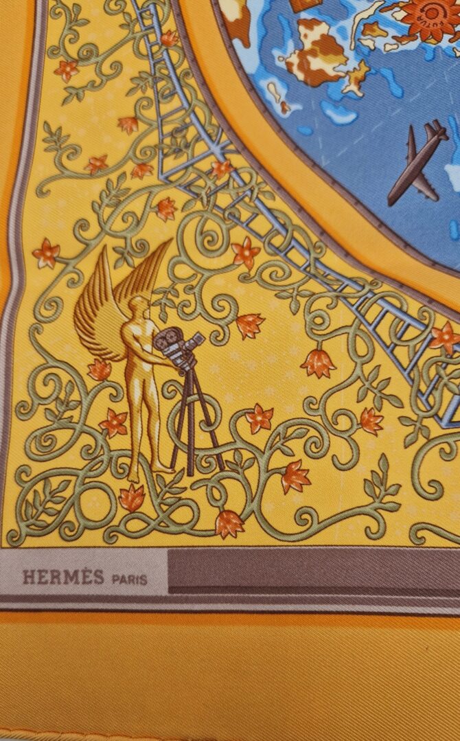 Pochette Hermès en soie www.hermes.com par Christine Henry – Image 3