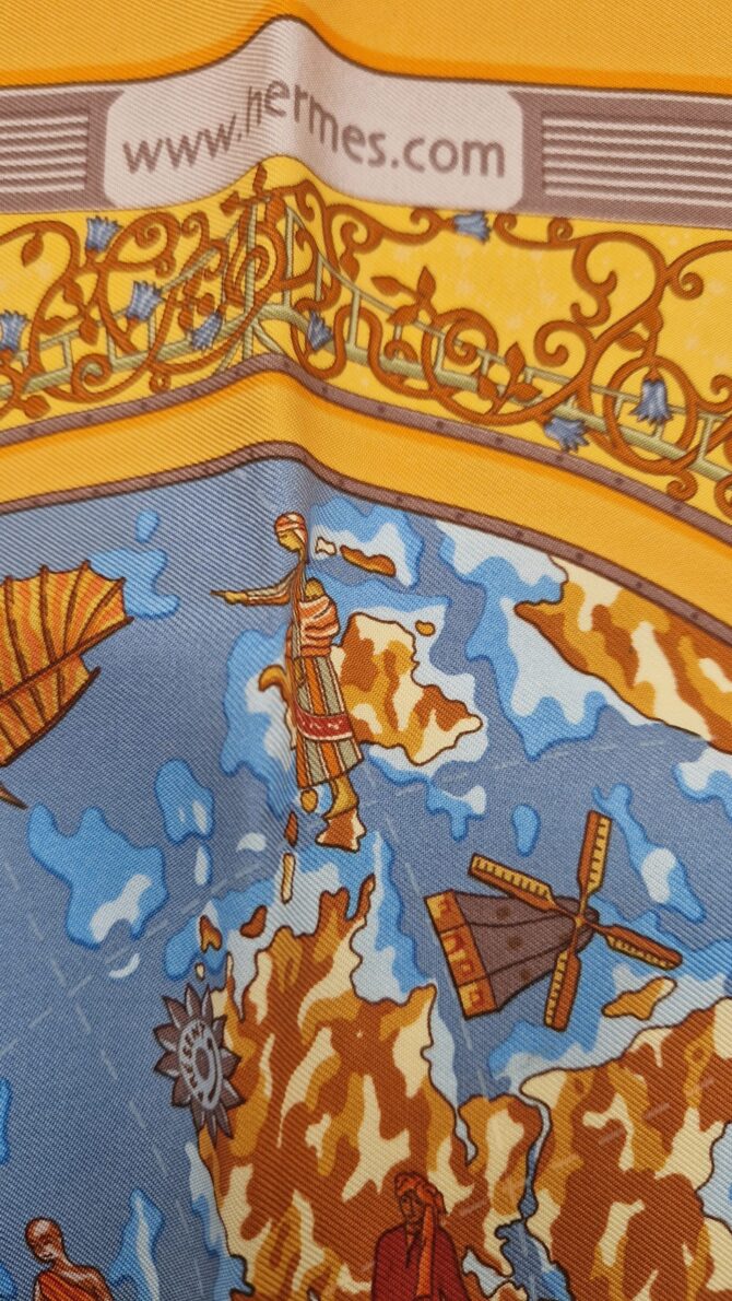 Pochette Hermès en soie www.hermes.com par Christine Henry – Image 6