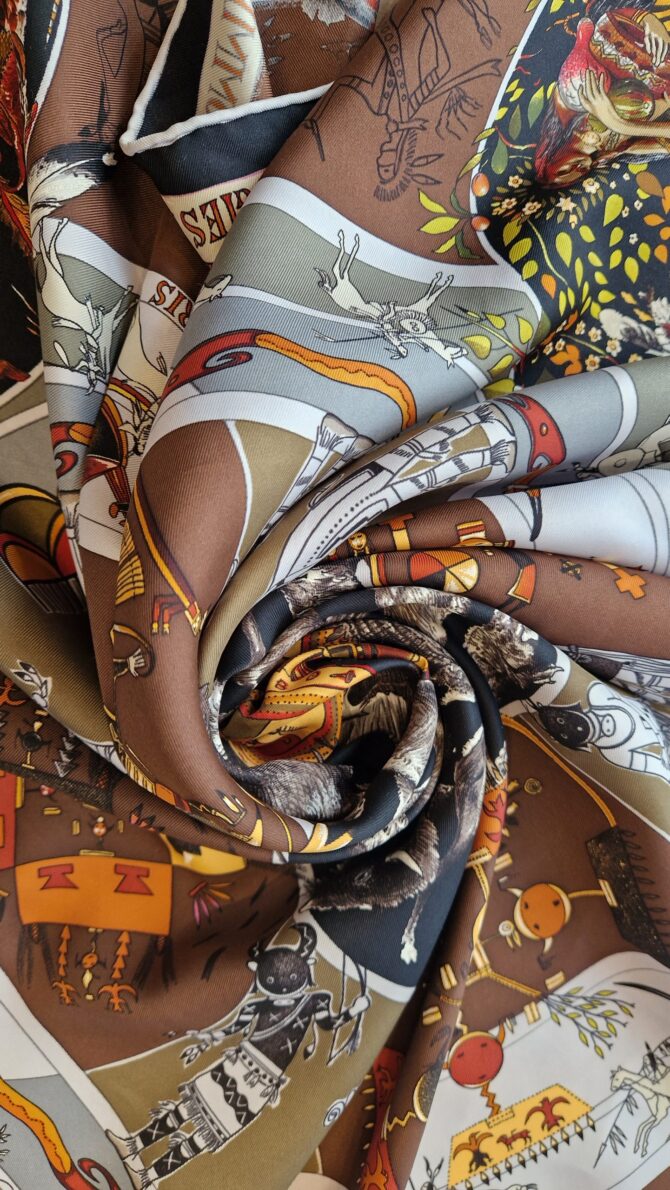 La mythologie des hommes rouges Carré Hermès par Kermit Oliver – Image 10