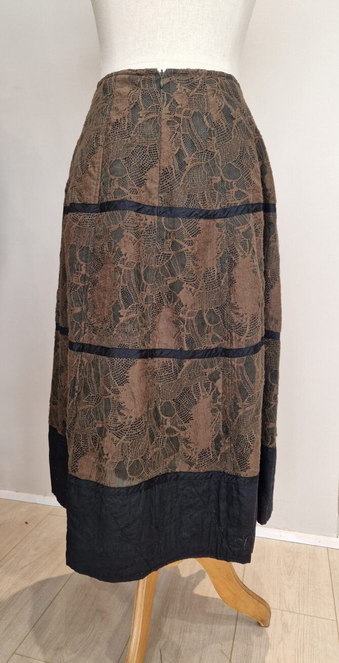 Jupe longue  DRIES VAN NOTEN  en coton noir  et dentelles marron taille 38 – Image 3