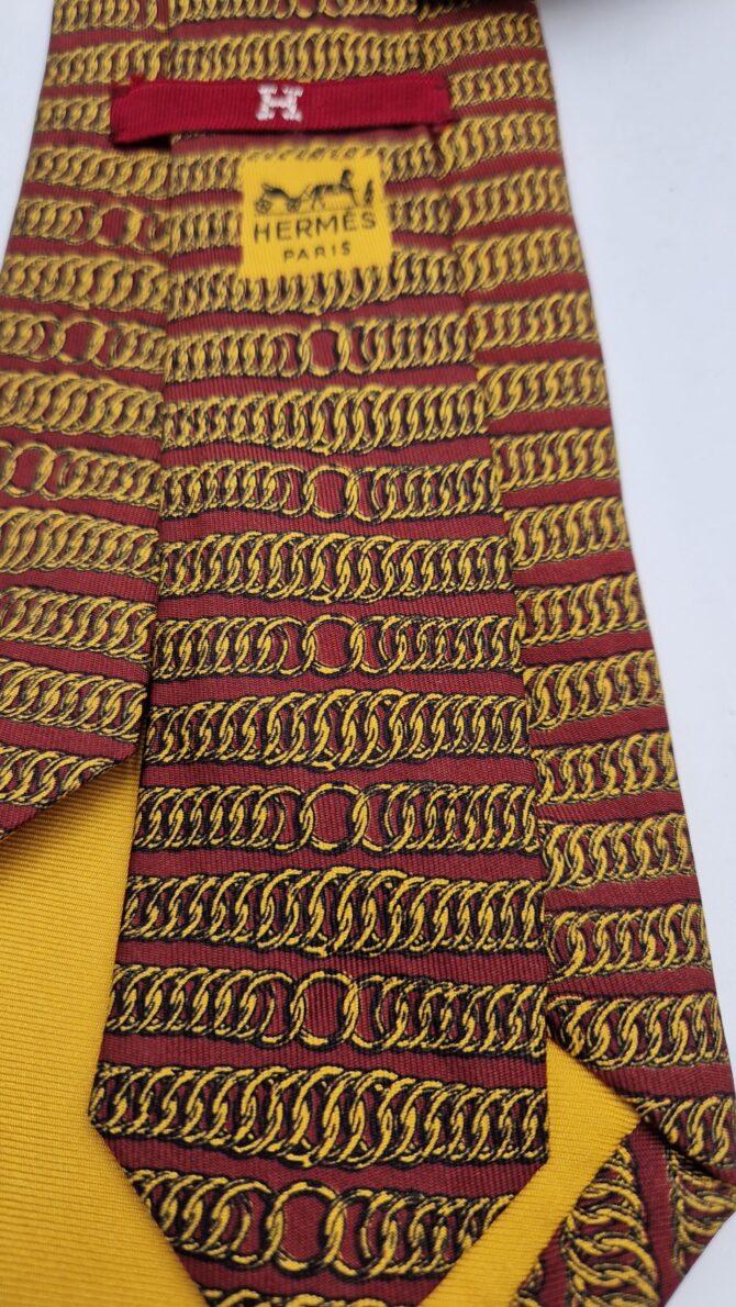 Large cravate ancienne Hermès  motif chaînes
