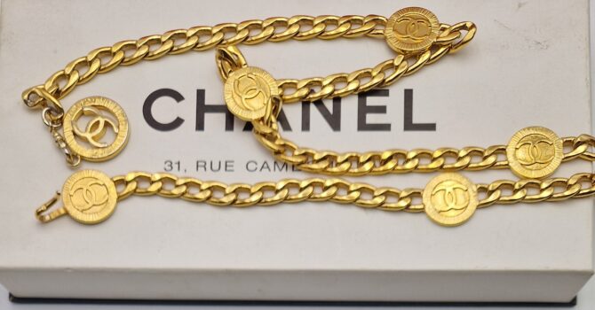 Ceinture Chanel vintage années 90  métal doré