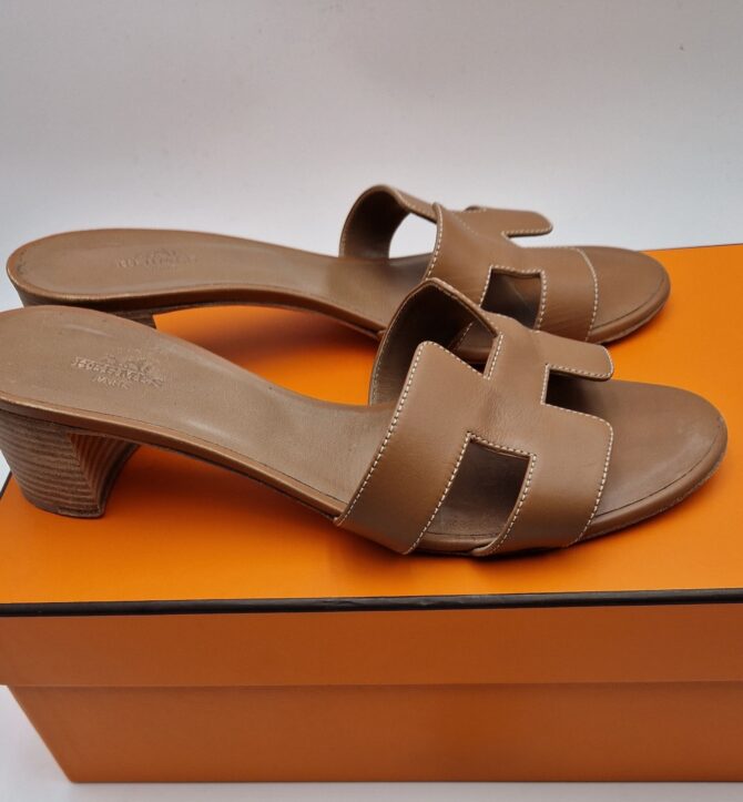 Sandales Hermès modèle Oasis pointure 39,5