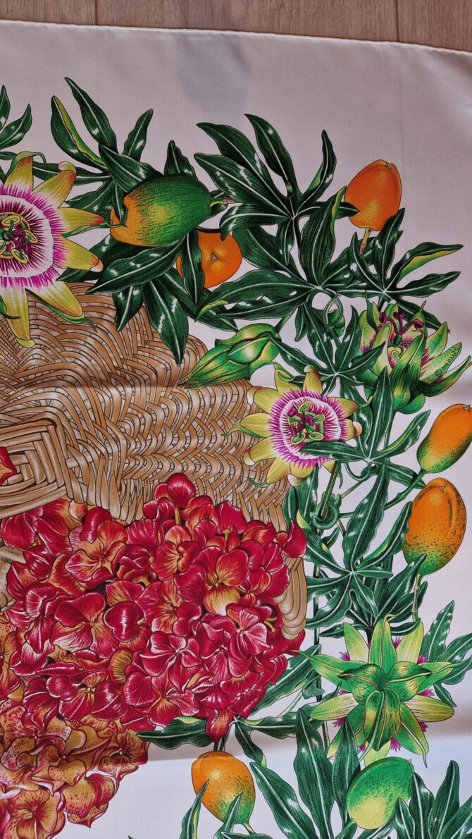 Carré Hermès Passiflores par Valérie Dawlat Dumoulin 1996 – Image 3