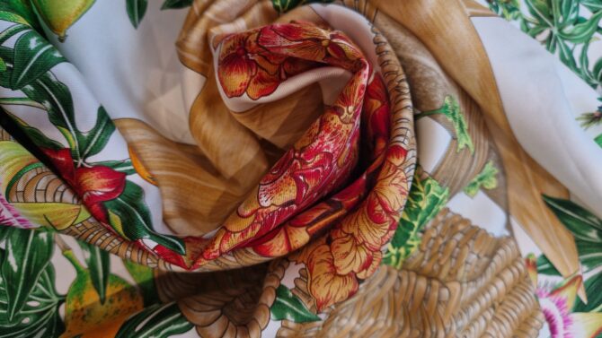 Carré Hermès Passiflores par Valérie Dawlat Dumoulin 1996 – Image 4