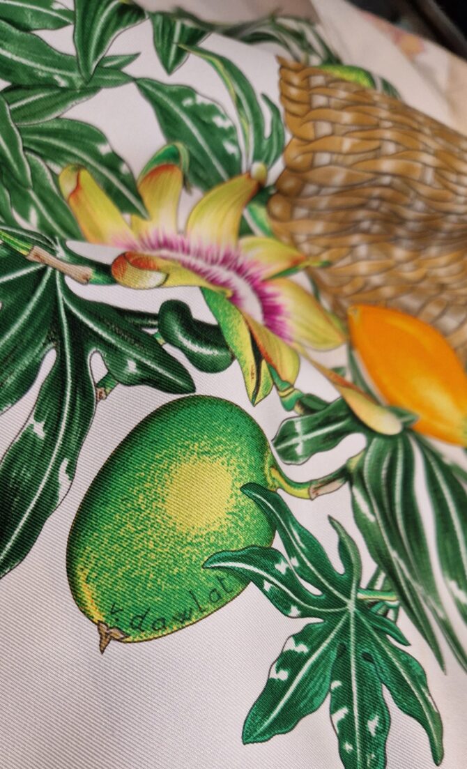 Carré Hermès Passiflores par Valérie Dawlat Dumoulin 1996 – Image 2