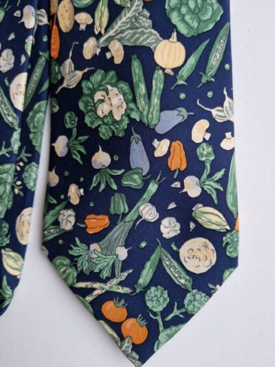 Cravate en soie vintage Hermès Les légumes du potager