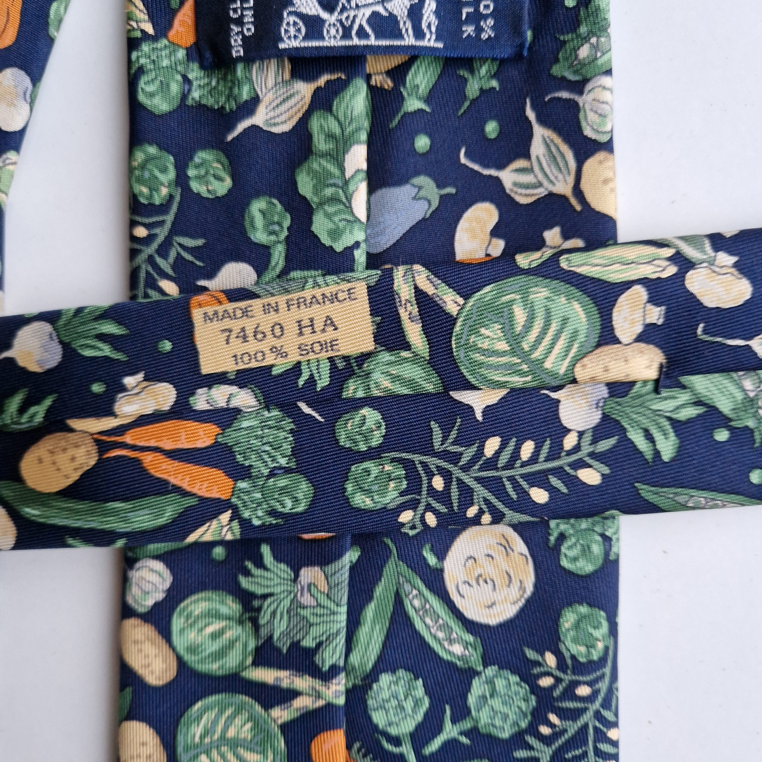 Cravate en soie vintage Hermès Les légumes du potager – Image 5