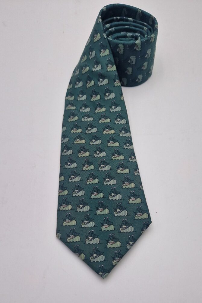 Cravate Hermès motif bateaux de pêche