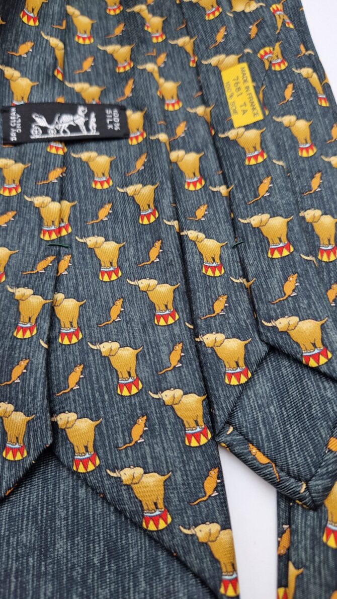Cravate Hermès  Motifs  éléphants au cirque – Image 3