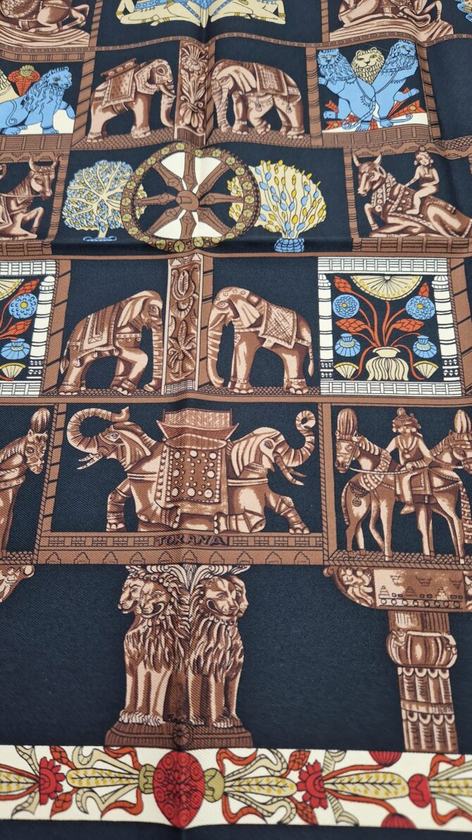 Pochette Hermès en soie Torana par Annie Faivre – Image 2