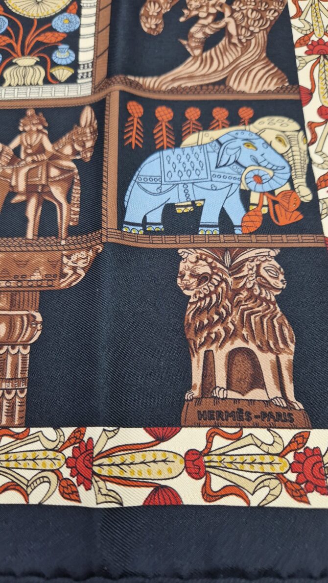 Pochette Hermès en soie Torana par Annie Faivre – Image 3