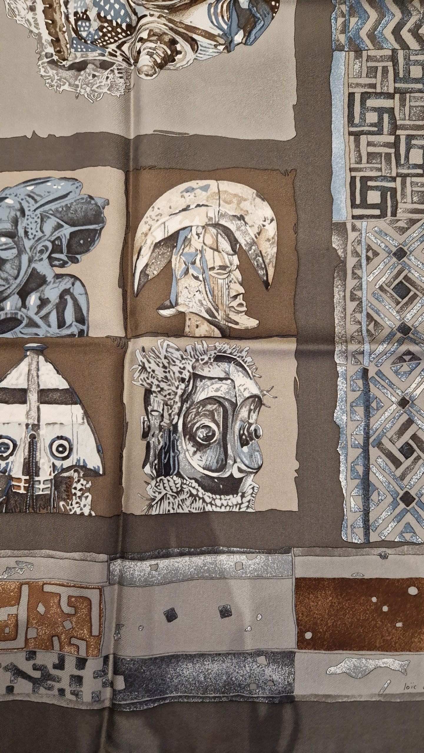 Persona Carre Hermès par Loîc Dubigeon automne-hiver 2003 éditon spéciale couleur sépia – Image 2