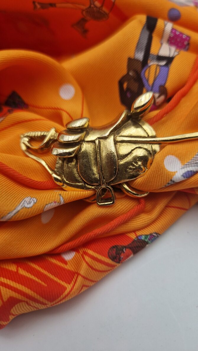 Anneau de foulard  vintage motif équestre selle avec sabre – Image 5