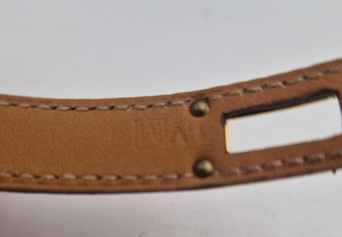 Bracelet HERMES  Kelly double tour en cuir , livré dans sa boite. Etat parfait – Image 6