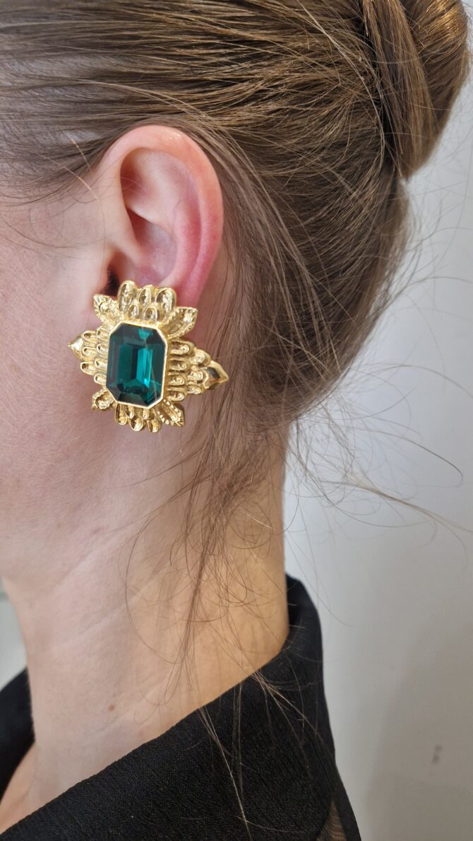 Paire de grands clips d'oreille Guy Laroche