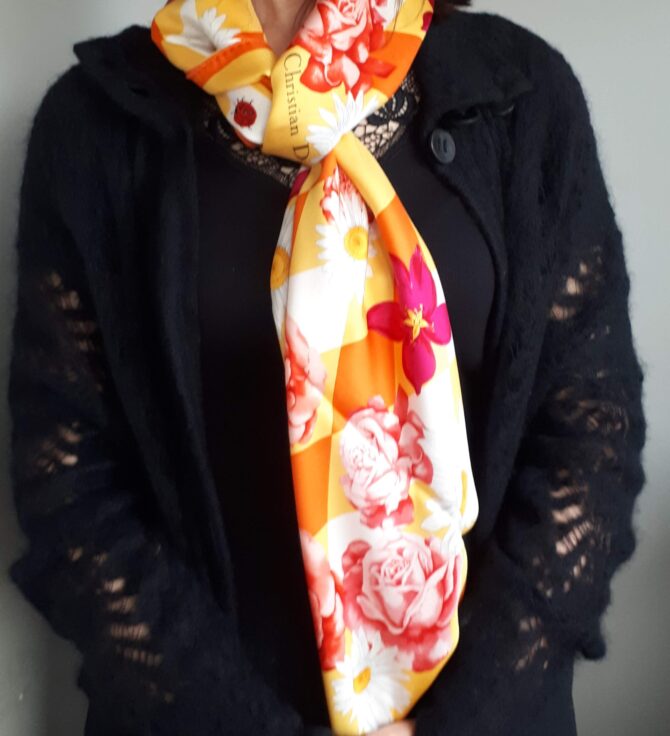 Foulard DIOR en soie vintage vers 1980 – Image 6