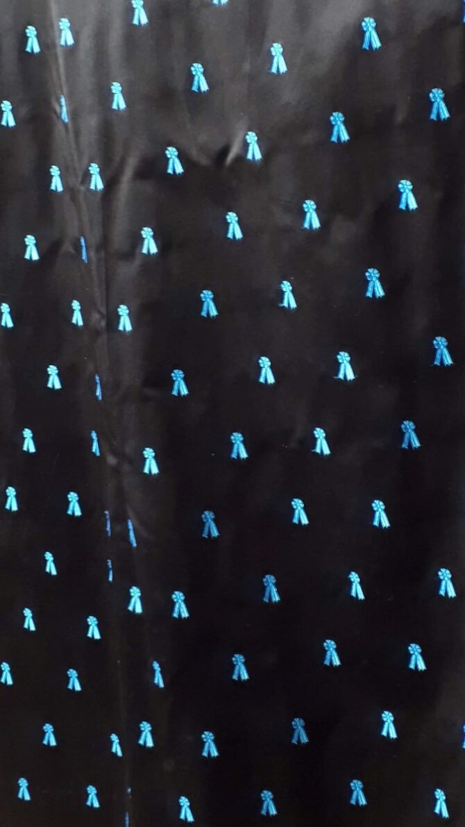 Jupe  longue Hermès en soie noire motifs rubans équestres – Image 3