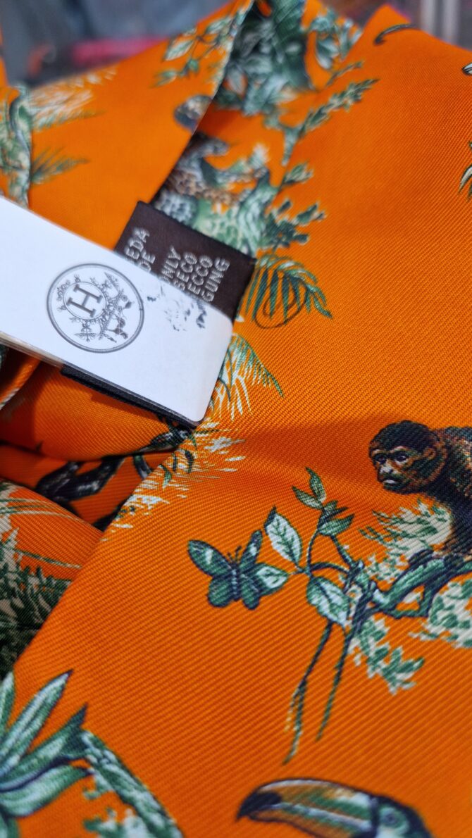 Echarpe en soie Maxi twilly Hermès Equateur par Robert Dallet – Image 4