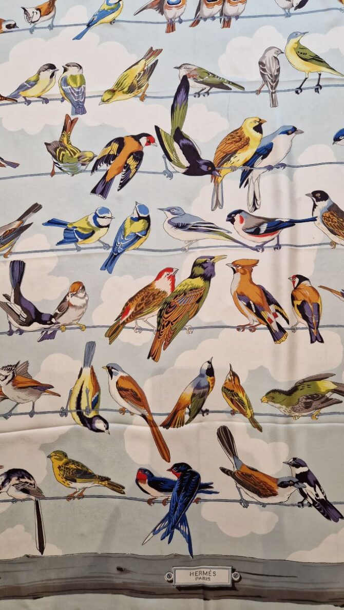 Rare carré Hermès 1953 Les oiseaux des bois et des champs par Hugo Grykar  Première Edition 1953 – Image 2