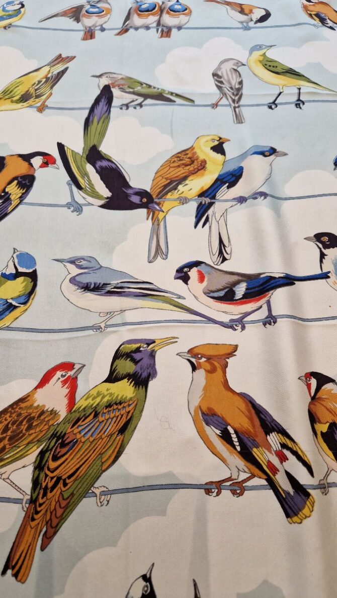 Rare carré Hermès 1953 Les oiseaux des bois et des champs par Hugo Grykar  Première Edition 1953 – Image 4