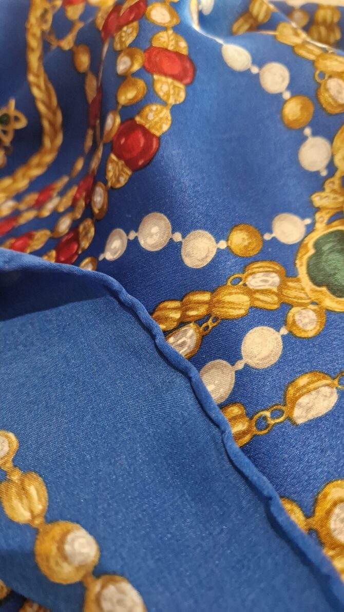 foulard chanel bijoux