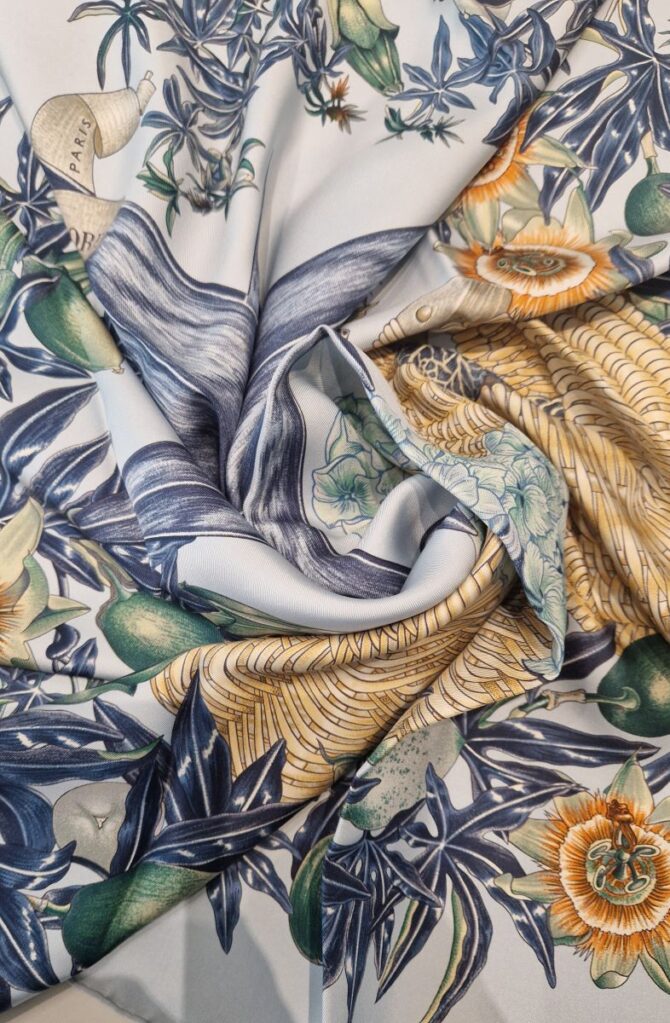 Carré Hermès Passiflores par Valérie Dawlat Dumoulin 1996 – Image 6