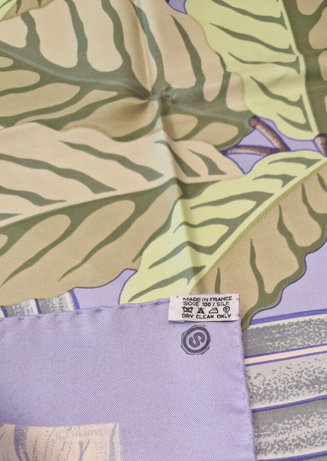 Les perroquets carré Hermès ,  foulard en soie, détail du carré les perroquets publié en 2001 – Image 9
